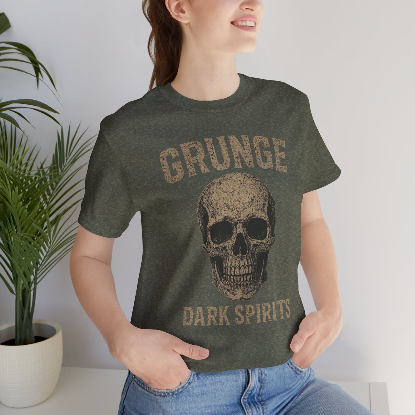 Grunge Skull Graphic Tee, Unisex T-Shirt for Music Lovers, Alternative Fashion, Casual Wear, Halloween Party, Vintage Style